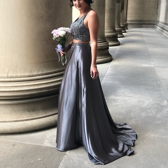 Sherri Hill / Two-piece Silk Charmeuse Gown - Picture 3 of 6